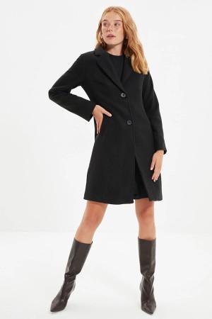 Buttoned Cachet Coat