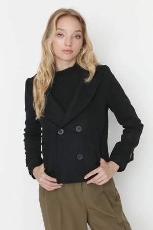 Front Buttoned Short Cachet Coat