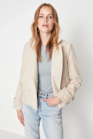 Front Buttoned Short Cachet Coat